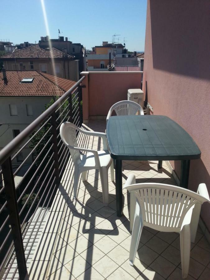 Vista Mare Apartment Rimini Exterior photo